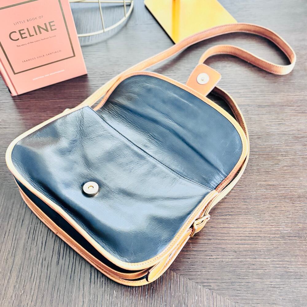 Vintage Celine Paris Blason Black Leather Shoulder Bag Tan Trim Made in Italy - Picture 11 of 16